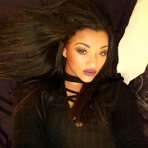 Meet your Posher, Tezanija